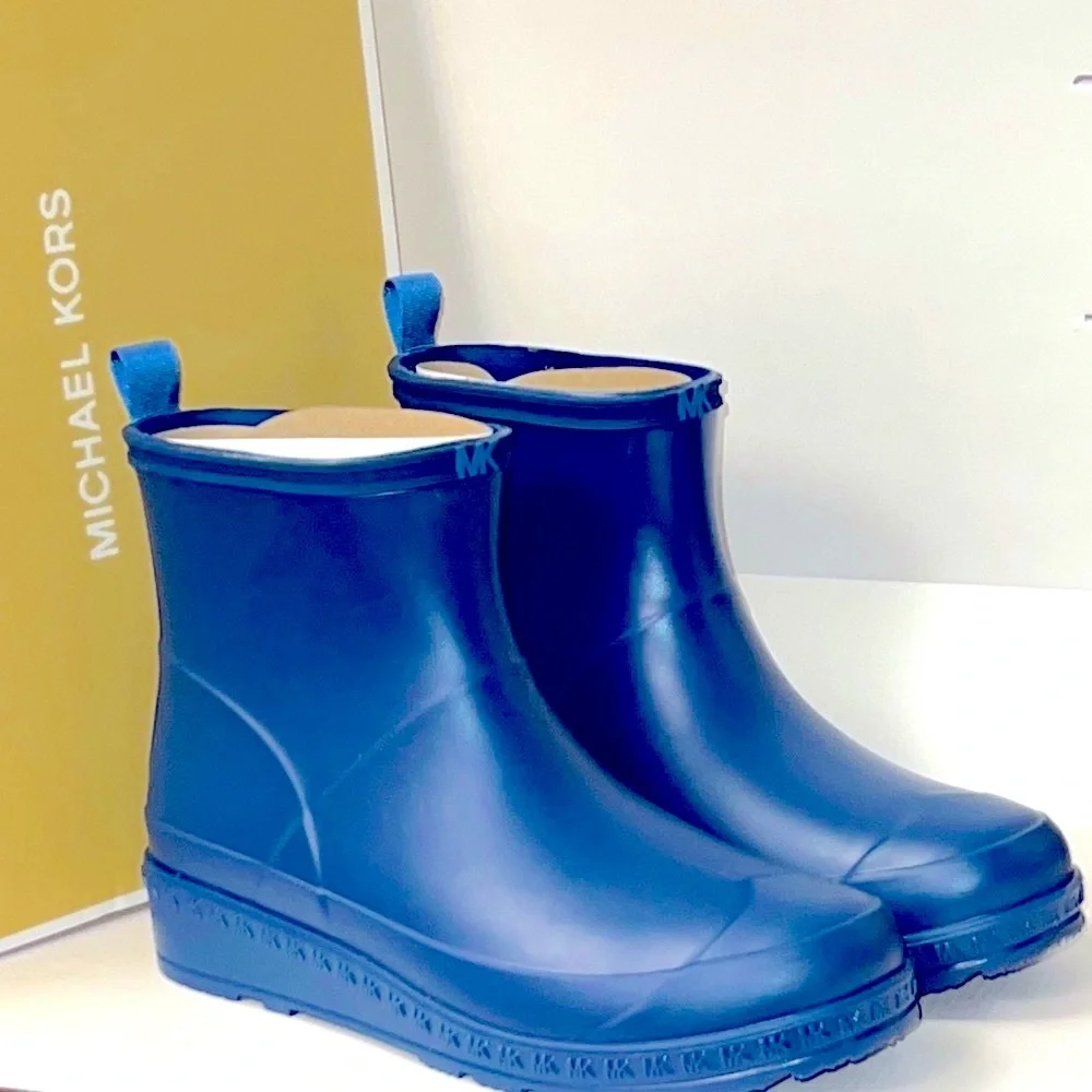 Michael Kors boots sizes 8, 10, or size 11